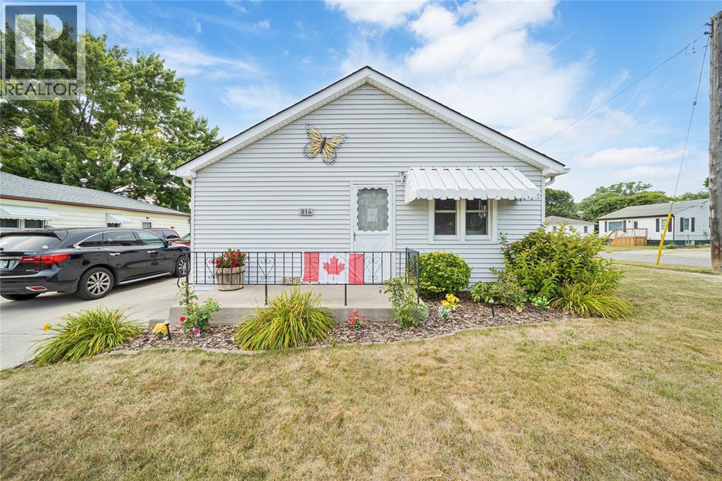814 Maxwell St, Sarnia, ON N7T 5G1