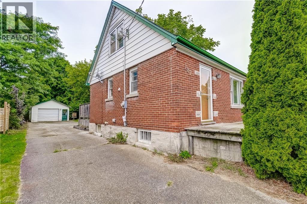 187 Edwin St, Kitchener, ON N2H 4P1