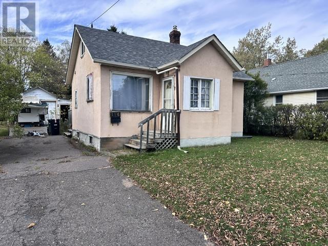 196 Ruttan St, Thunder Bay, ON P7A 5E3