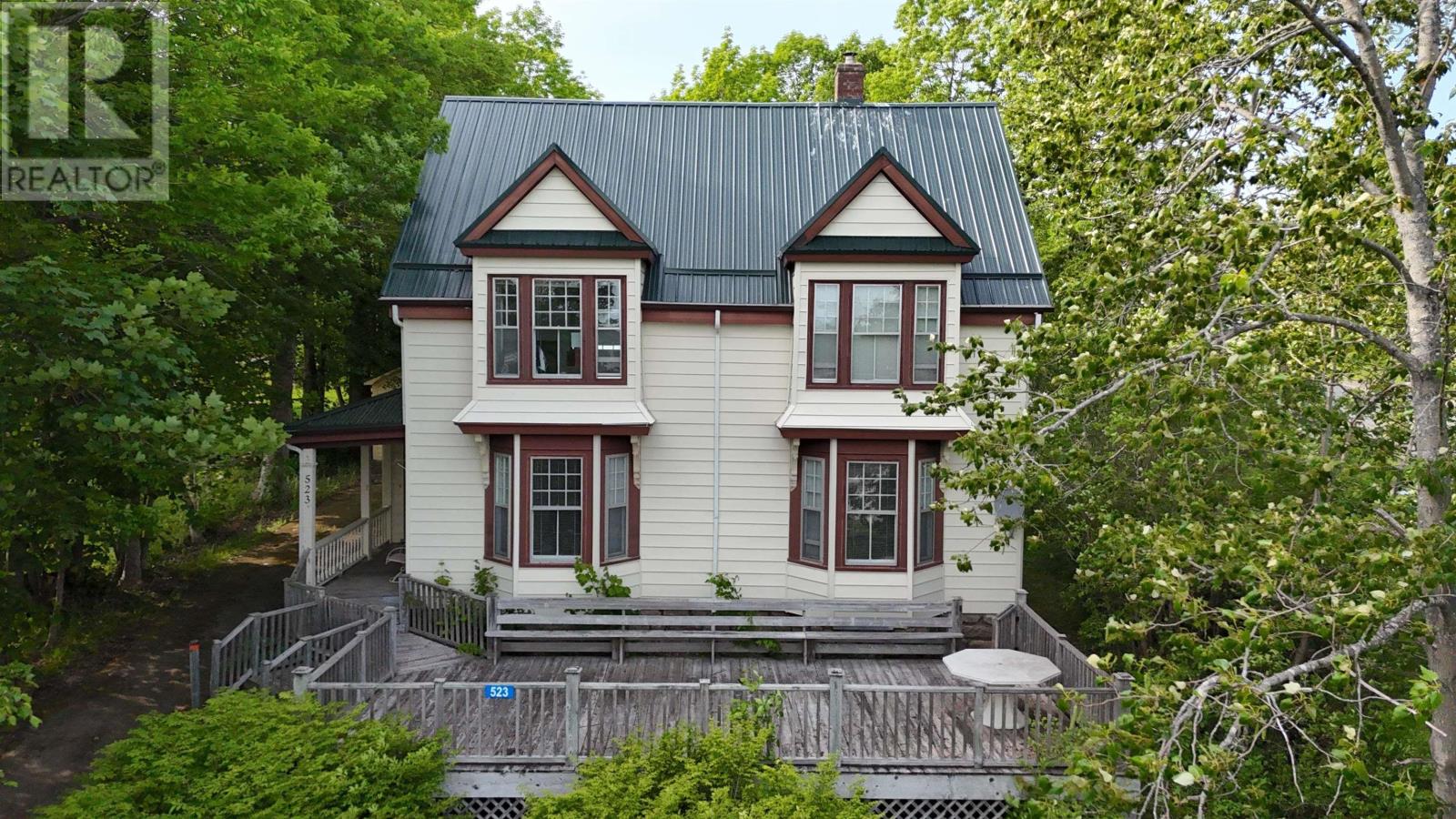 523 Chebucto St, Baddeck, NS B0E 1B0