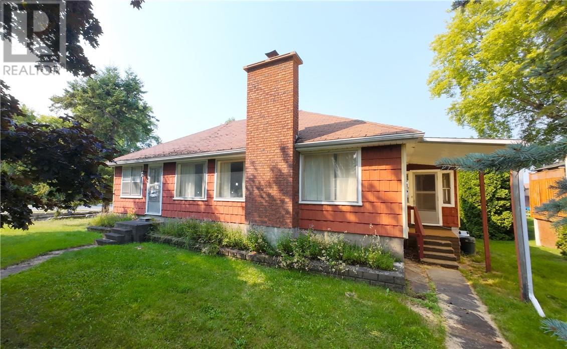 40 Robinson St W, Northeastern Manitoulin and the Islands, ON P0P 1K0