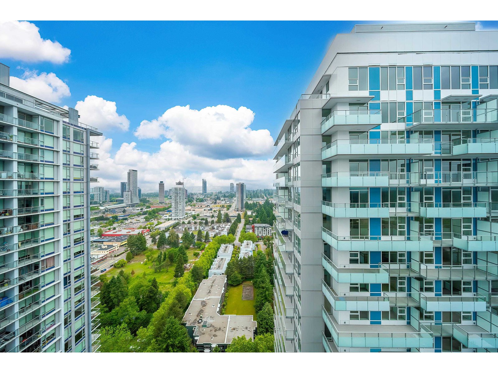 13768 100 Avenue Unit 3301, Surrey, BC V3T 0V2