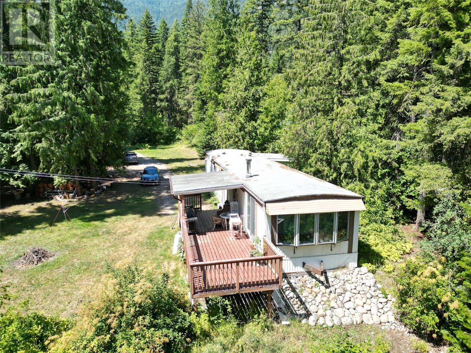 2048 Highway 3a Other, Castlegar, BC V1N 4N1