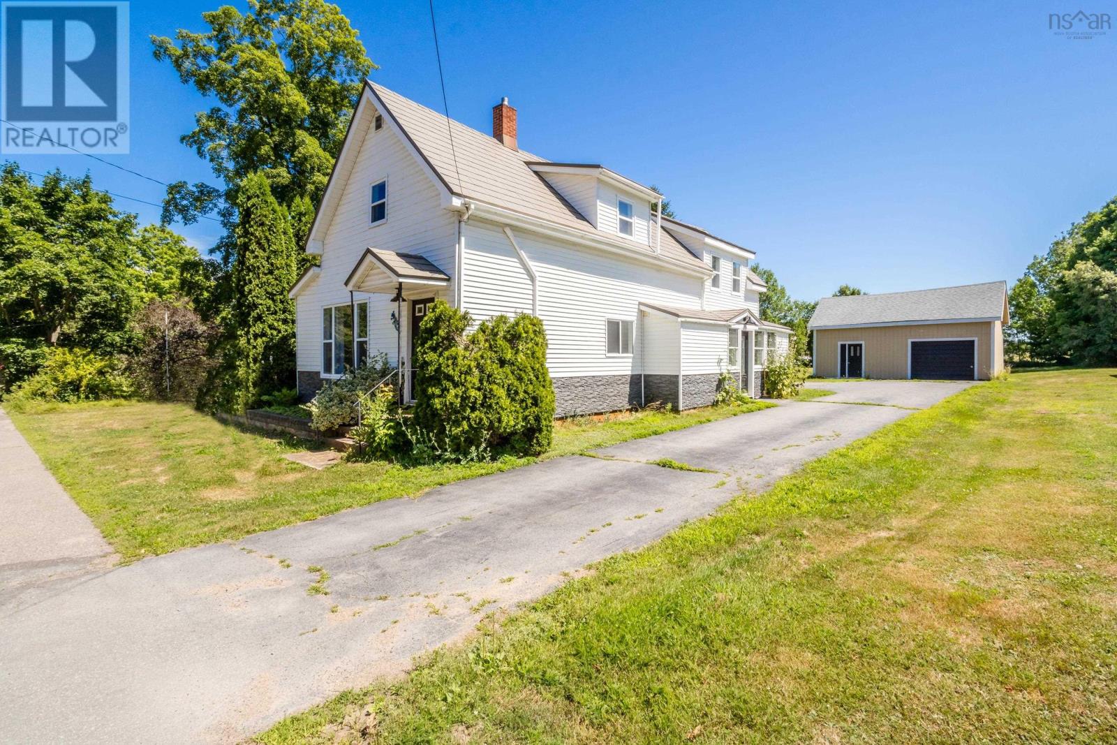 126 Commercial St, Berwick, NS B0P 1E0