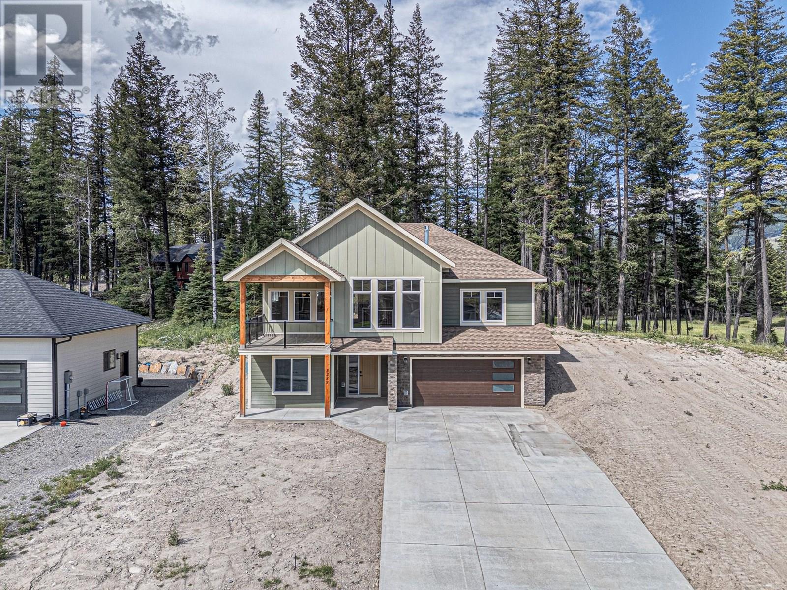 2258 Black Hawk Dr, Sparwood, BC V0B 2G2