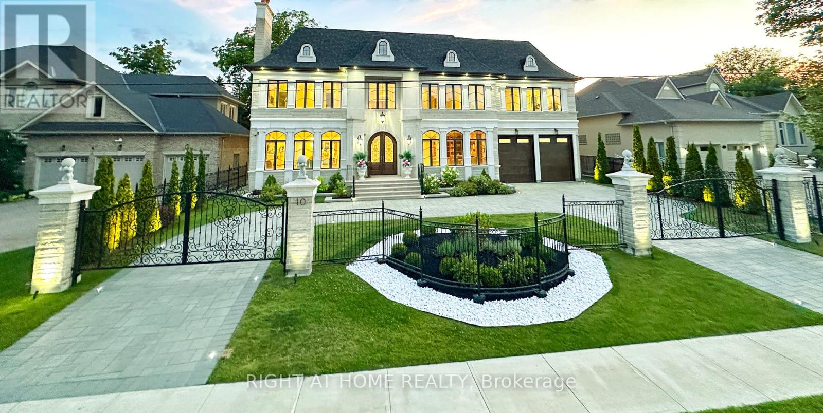 10 Yongeview Ave, Richmond Hill, ON L4C 7A4