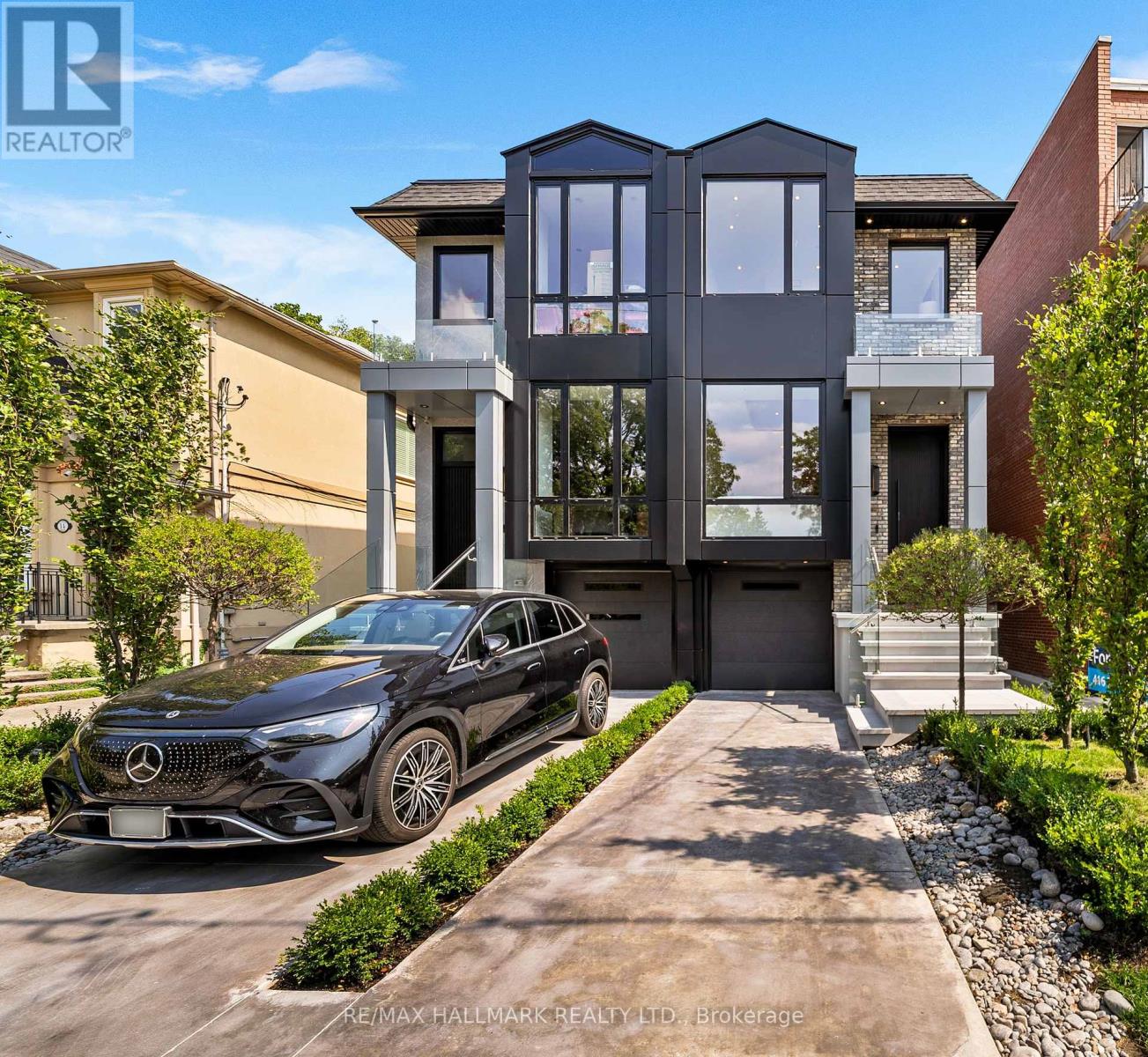 16 Kenrae Rd #a, Toronto, ON M4G 1Y1