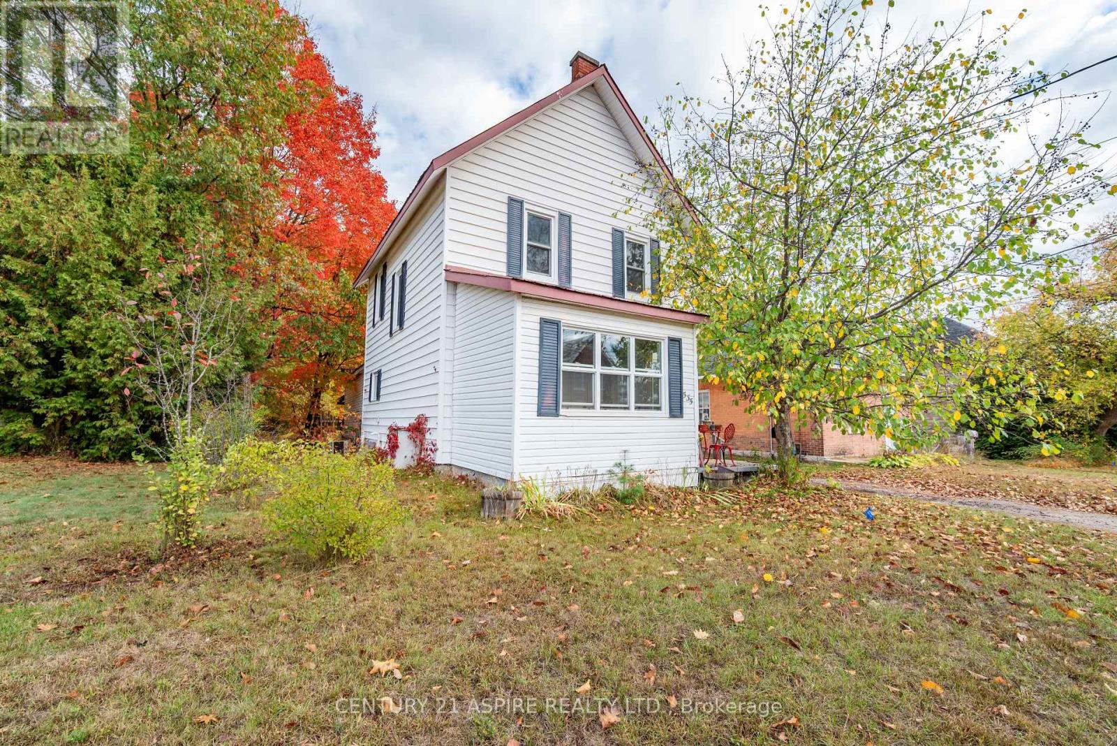 535 Mcgee St, Pembroke, ON K8A 6E3