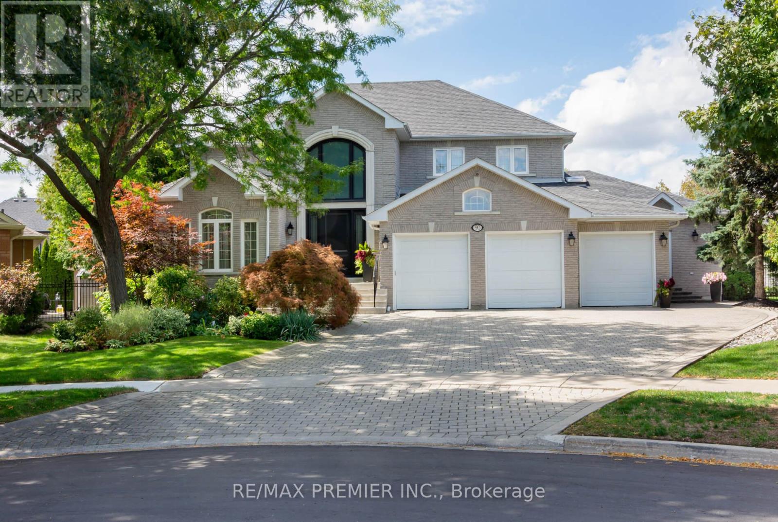 90 Shamrock Cres, Vaughan, ON L4H 1A3