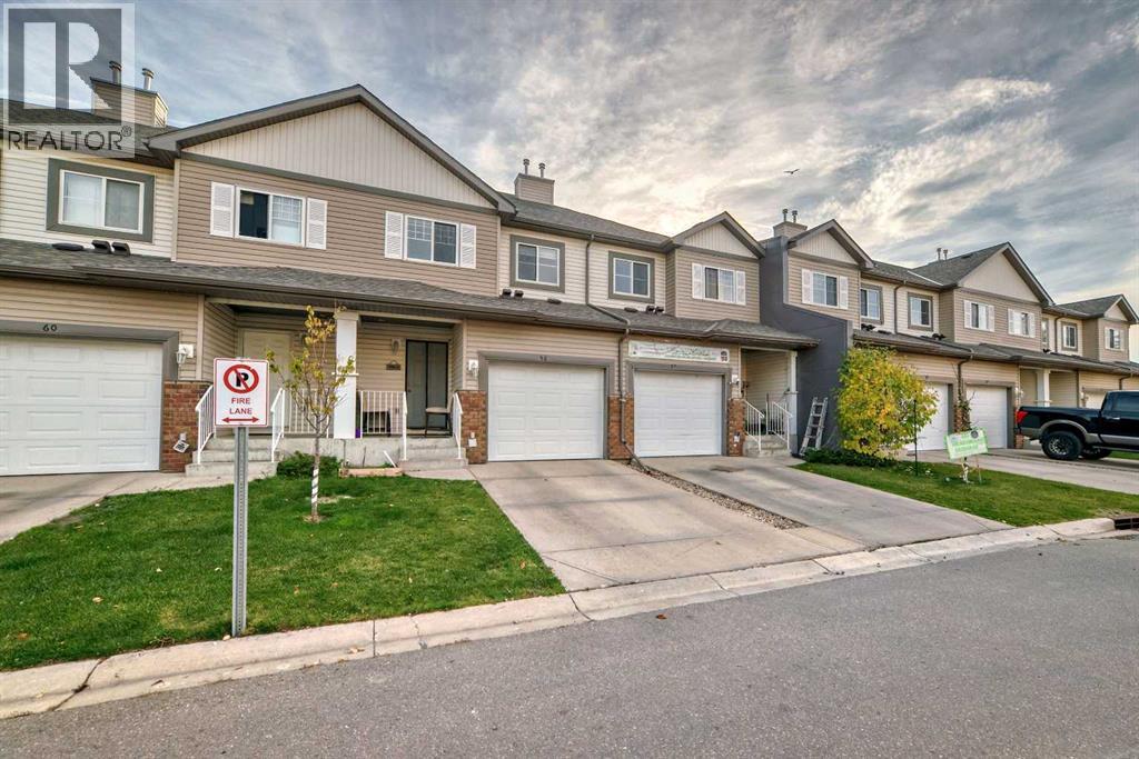 56 Saddletree Ct NE, Calgary, AB T3J 5L1