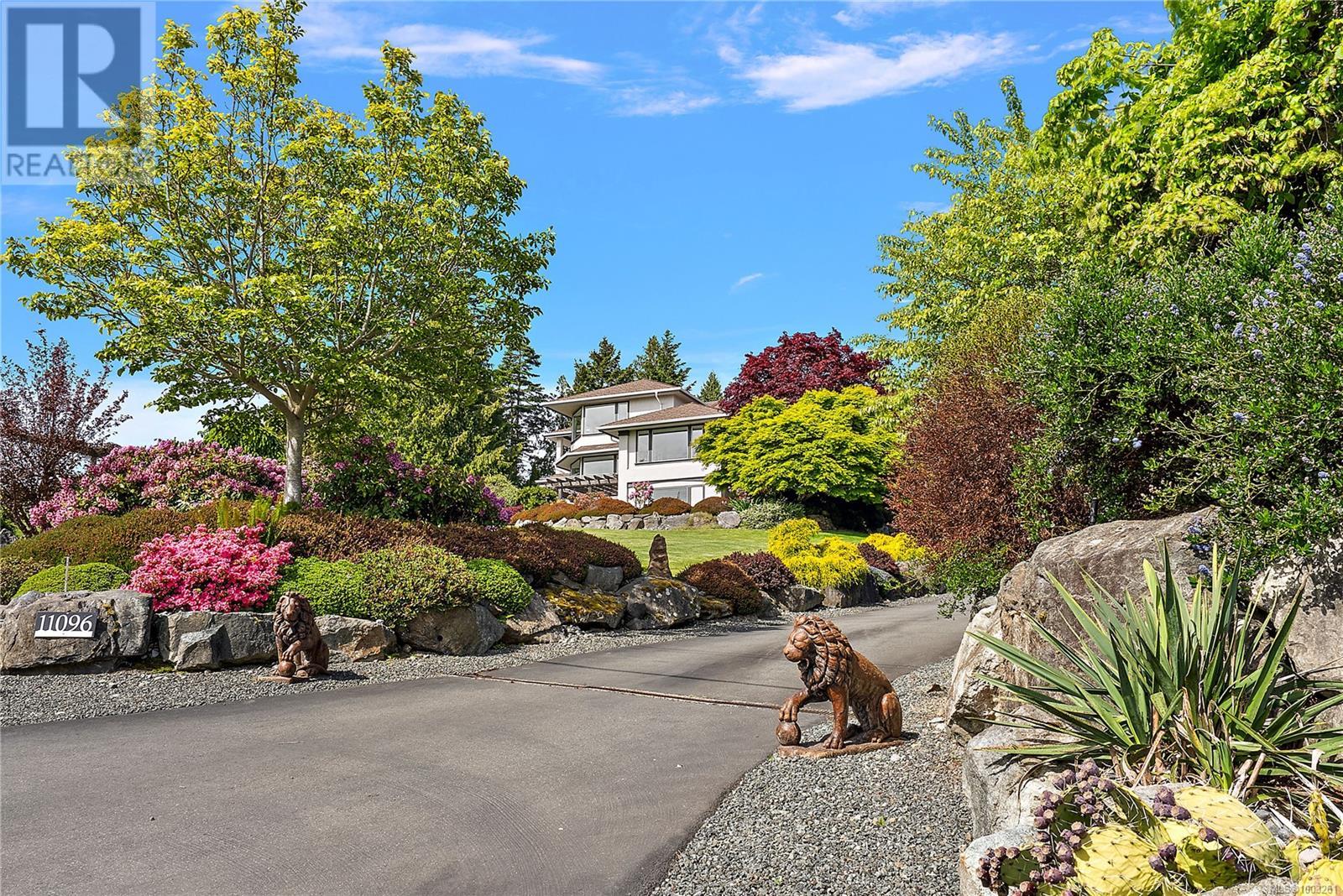 11096 Greenpark Dr, North Saanich, BC V8L 5N5