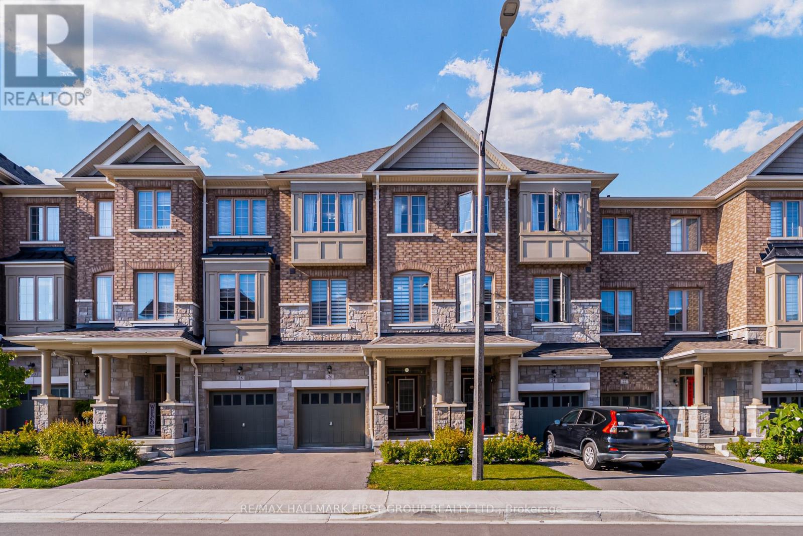 26 Kingfisher Way, Whitby, ON L1P 1Y5