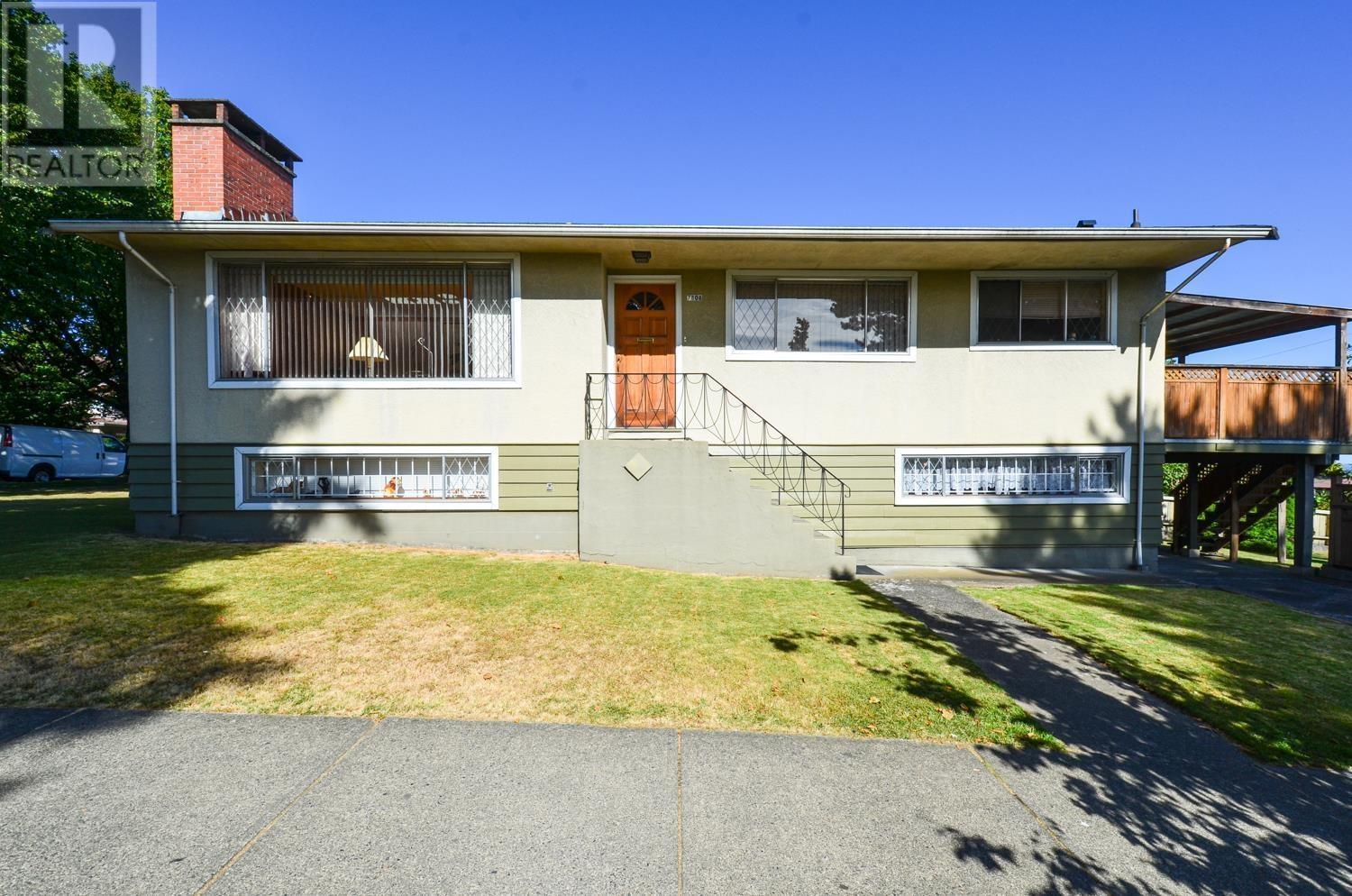 7808 Ross St, Vancouver, BC V5X 4C2