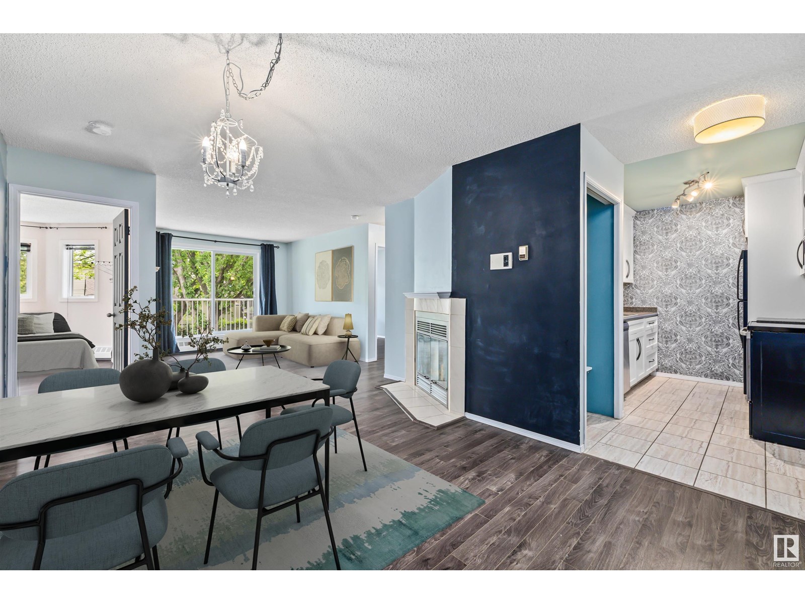 10504 77 Avenue Northwest #202, Edmonton, AB T6E 1N1