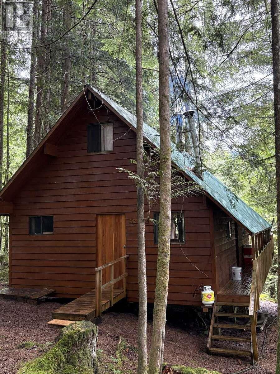 6164 Garibaldi Park Rd, Squamish, BC V0N 1T0