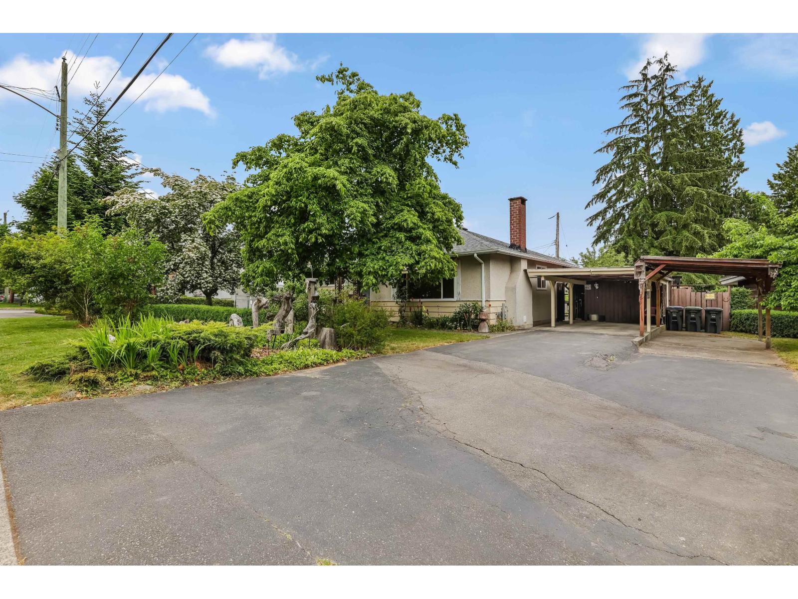 15173 Canary Dr, Surrey, BC V3R 4V6