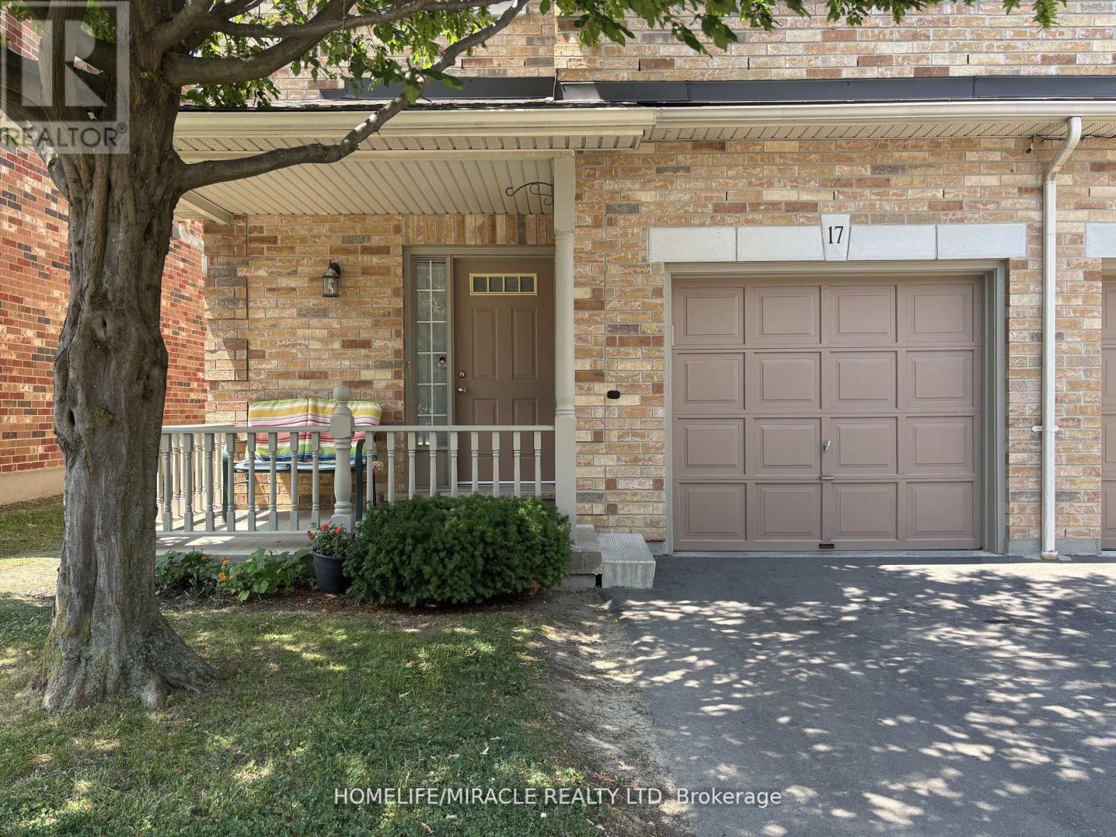 17 7385 Magistrate Ter, Mississauga, ON L5W 1W9