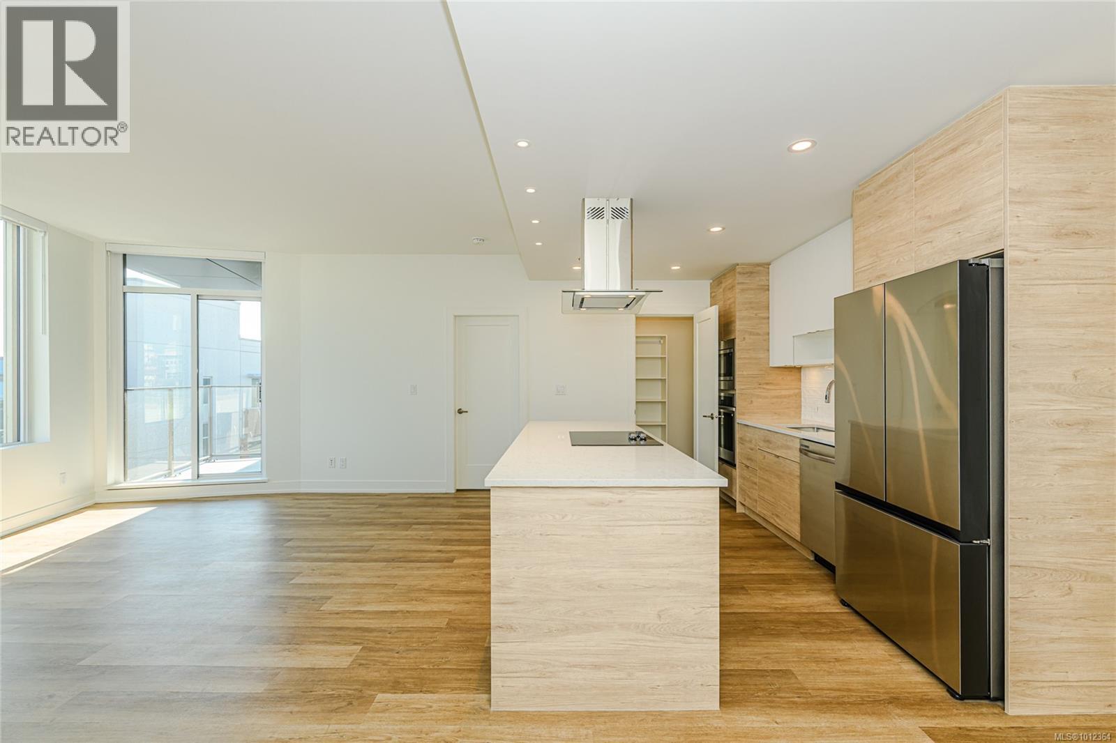 1628 Store St Unit 902 St, Victoria, BC V8W 0H1
