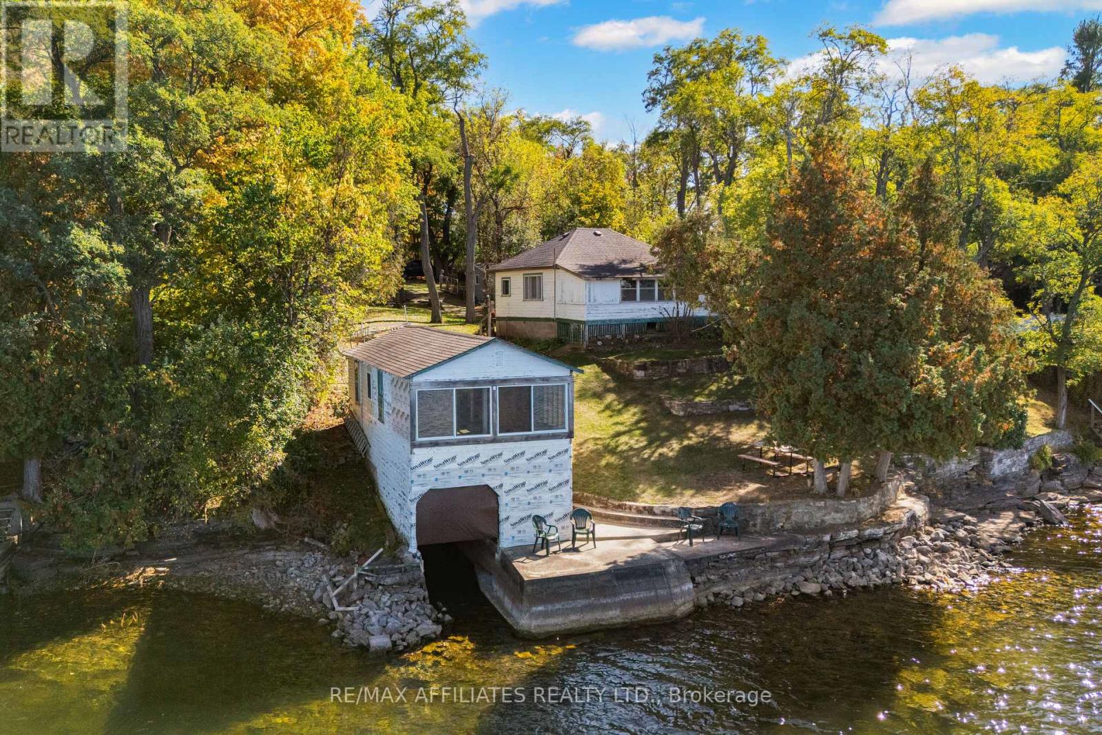6 R9 Rd, Rideau Lakes, ON K0G 1L0