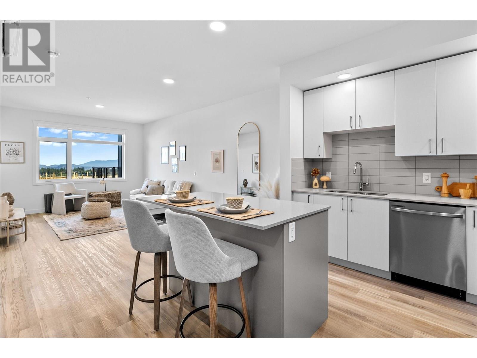1057 Frost Road Unit 303, Kelowna, BC V1W 0G7