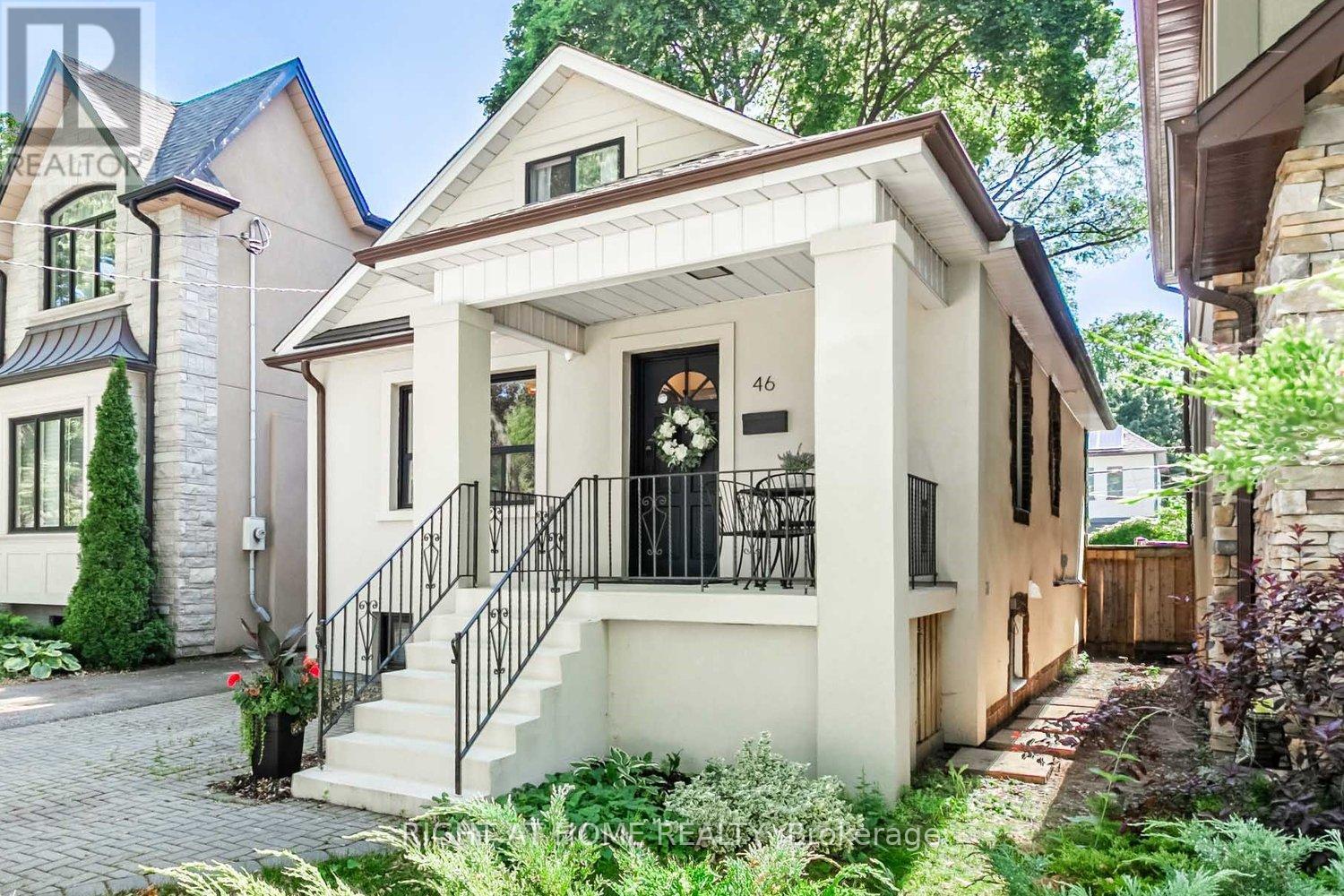 46 Clissold Rd, Toronto, ON M8Z 4T5