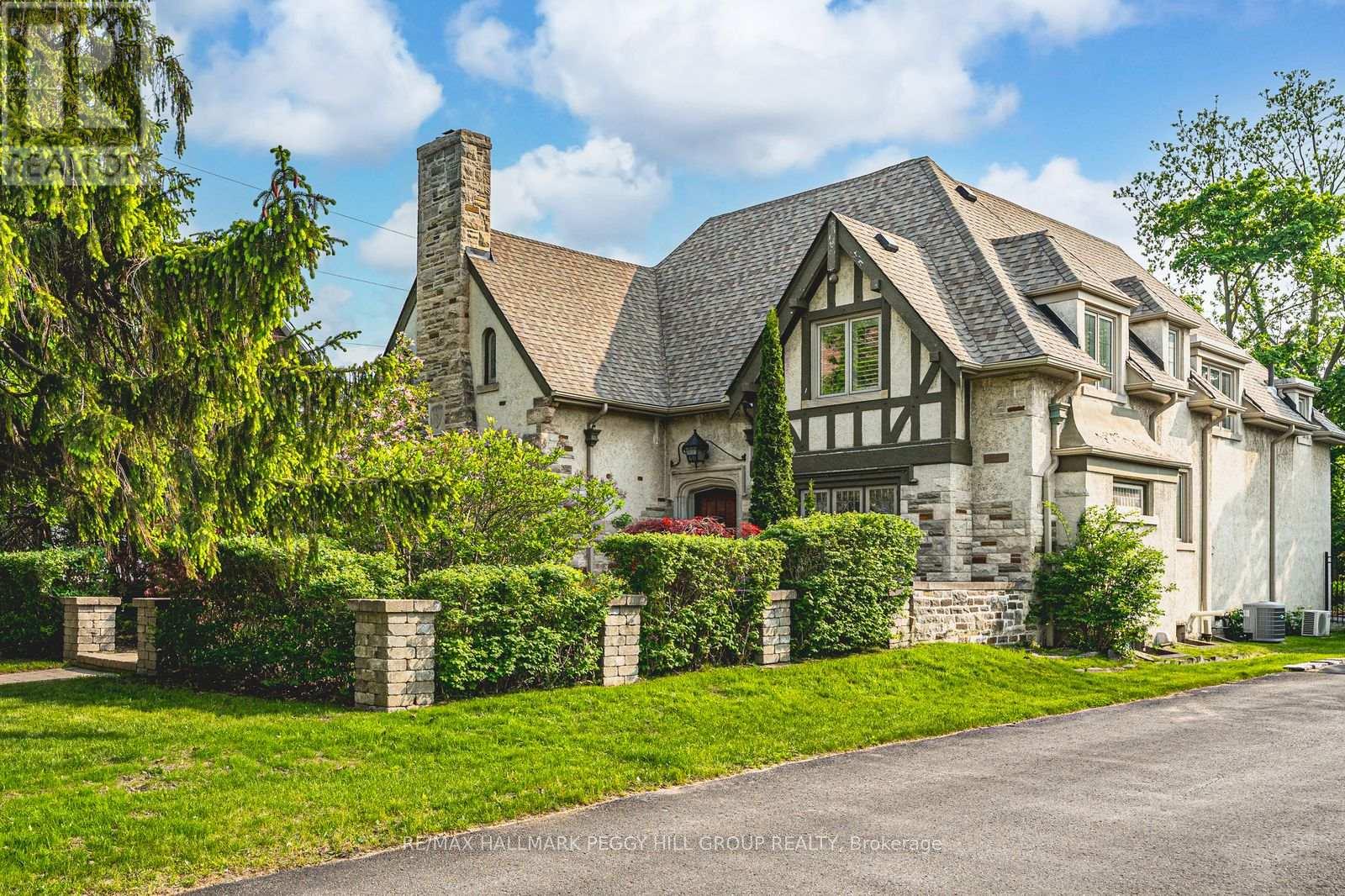 60 High St, Barrie, ON L4N 1W4