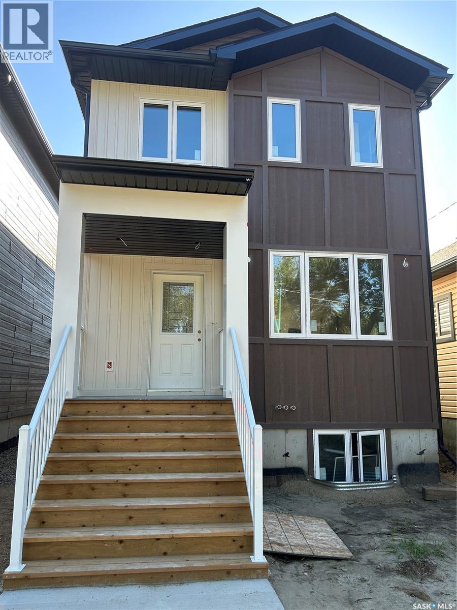 534 K Ave N, Saskatoon, SK S7L 2M7