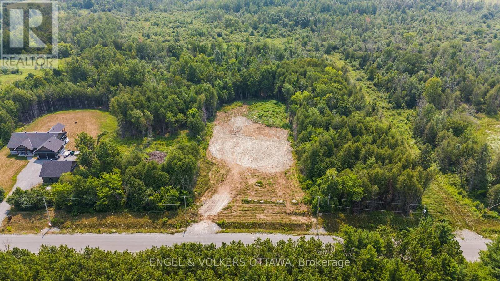 9 6244 Nick Adams Rd, Ottawa, ON K4P 1H2