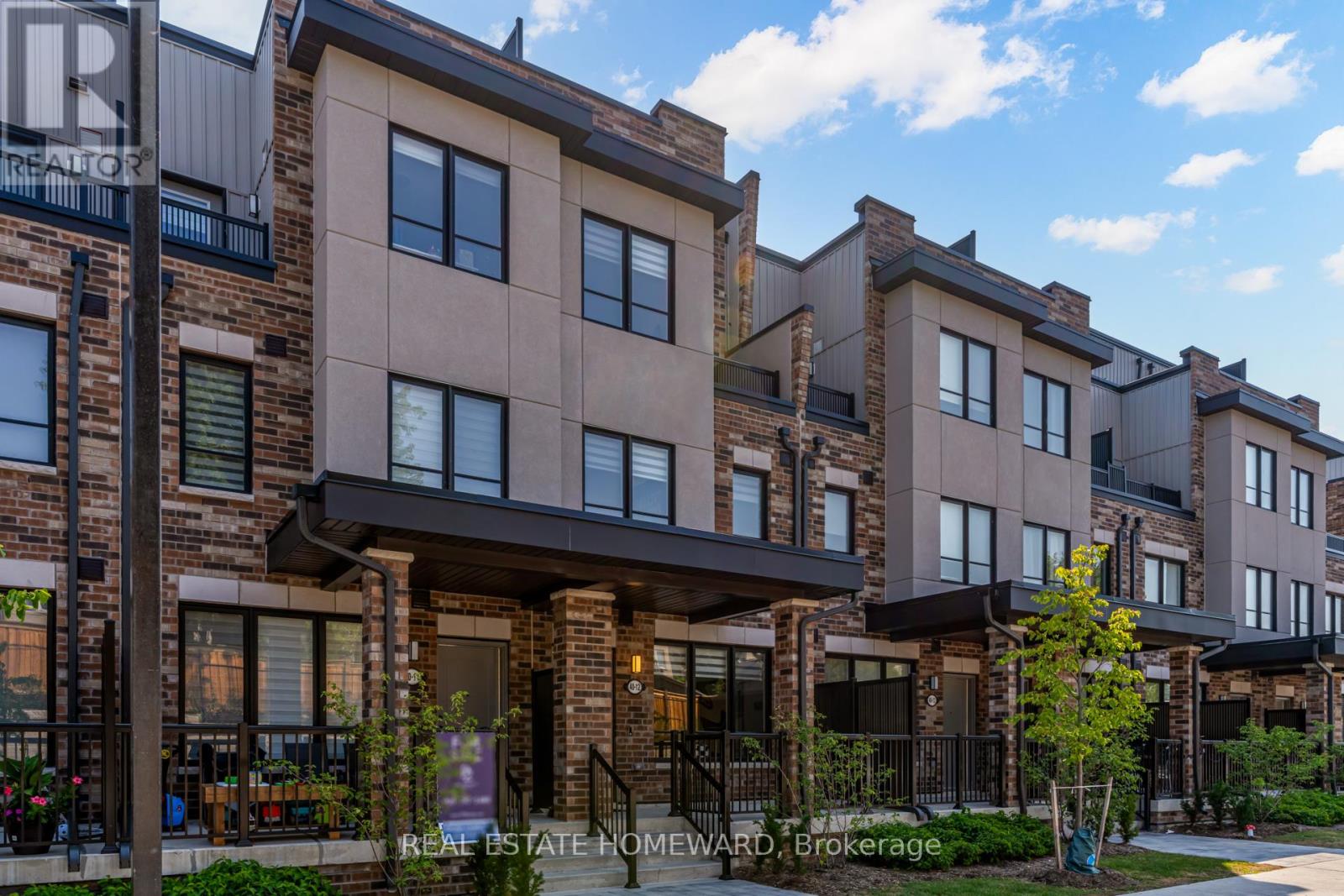 12 40 Baynes Way, Bradford West Gwillimbury Bradford, ON L3Z 4M4