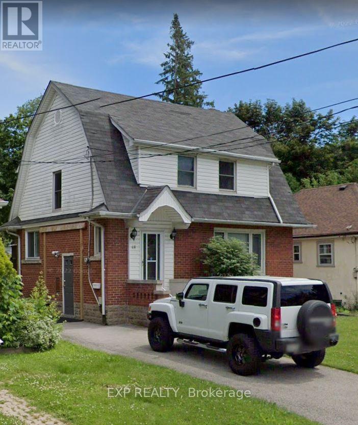 48 Kingsmount St N, Hamilton, ON L8S 3L3