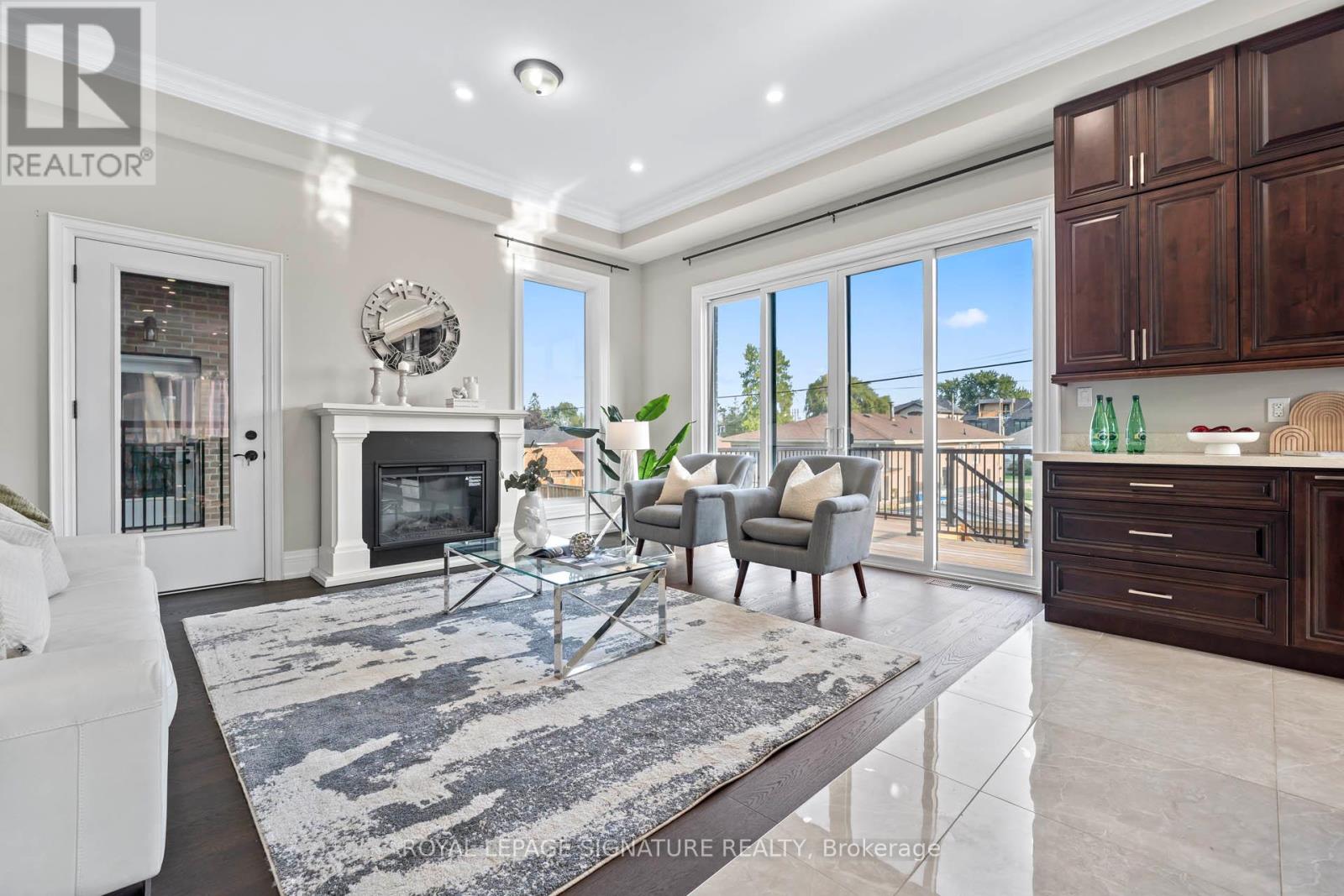 1307 Commerce St, Pickering, ON L1W 1E1