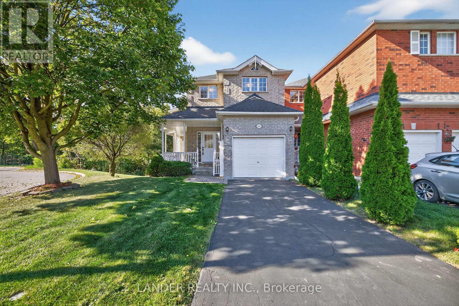 302 Sheridan Ct, Newmarket, ON L3Y 8P9