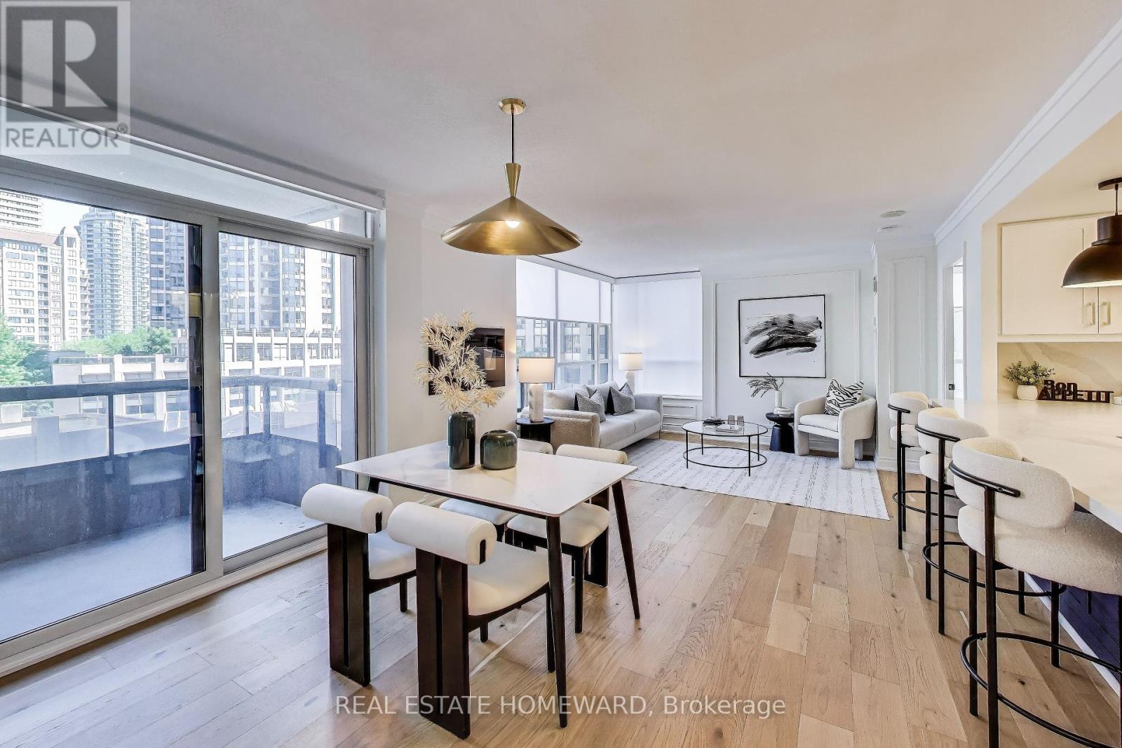 411 5 Northtown Way, Toronto, ON M2N 7L4