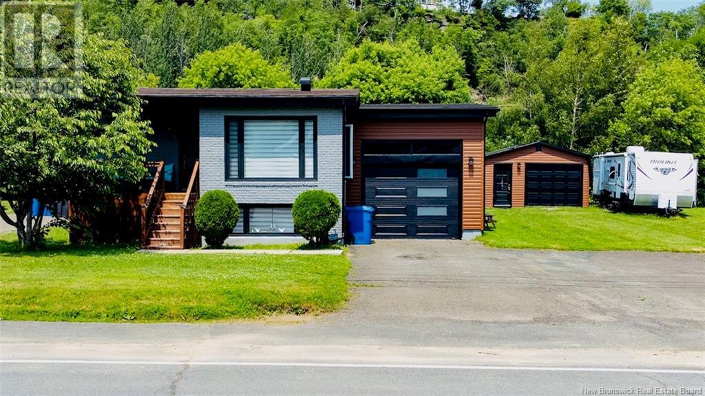 34 Matheson St, Campbellton, NB E3N 1N5
