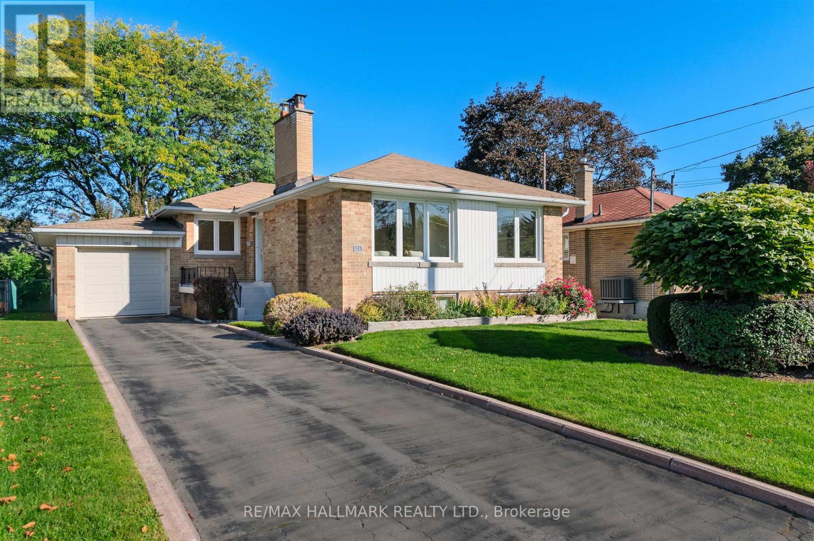 172 Brighton Ave, Toronto, ON M3H 4E4