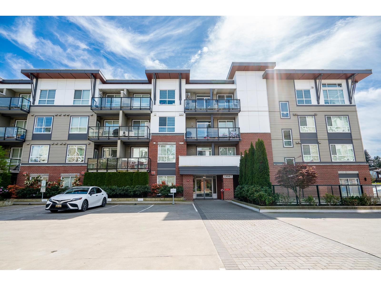 19567 64 Avenue Unit 214, Surrey, BC V3S 7H8