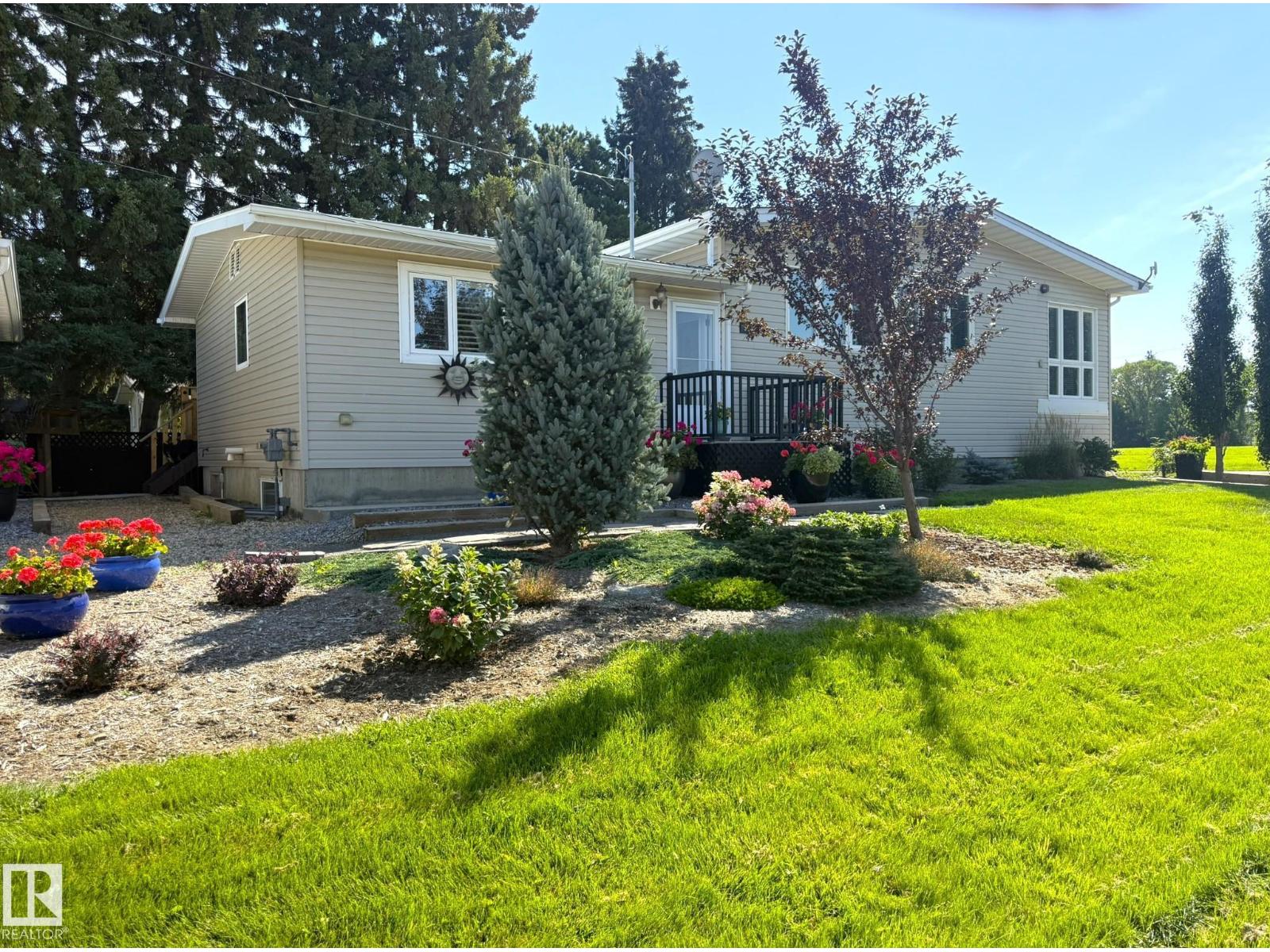 52 Av Unit 5232, Warburg, AB T0C 2T0