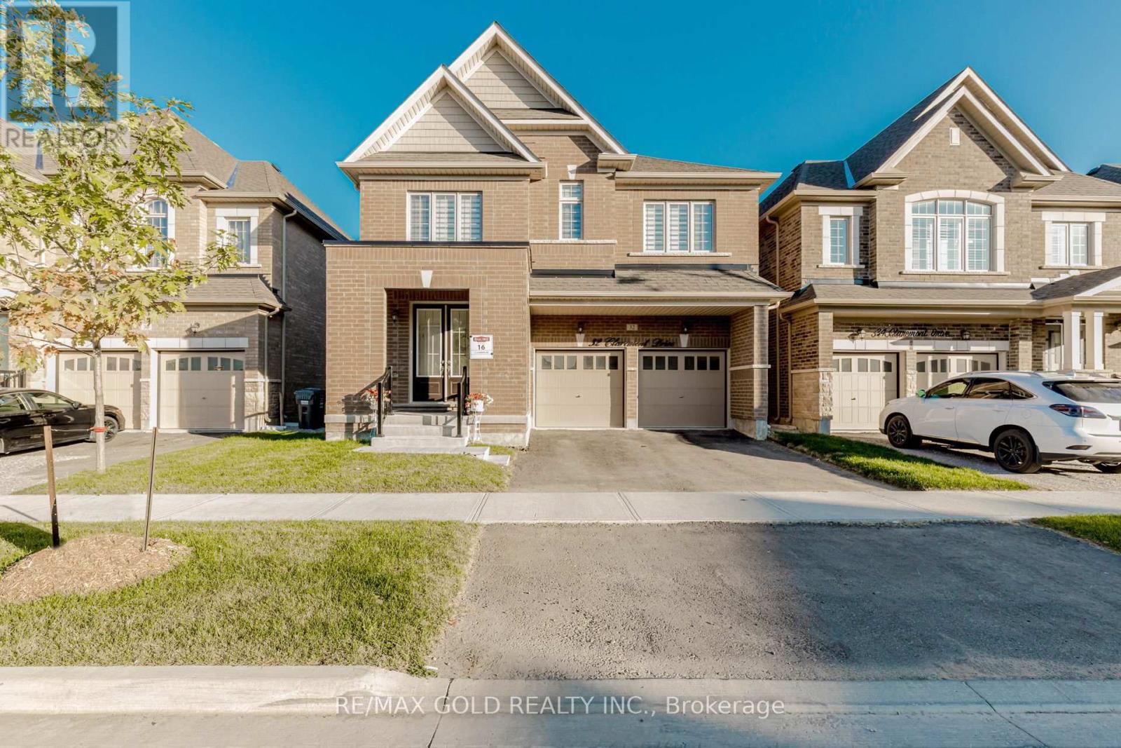 32 Claremount Dr, Brampton Sandringham-wellington North, ON L6R 4G4