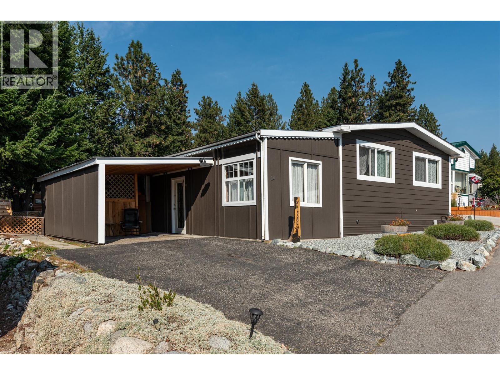 5371 Princeton Avenue Unit 14, Peachland, BC V0H 1X4
