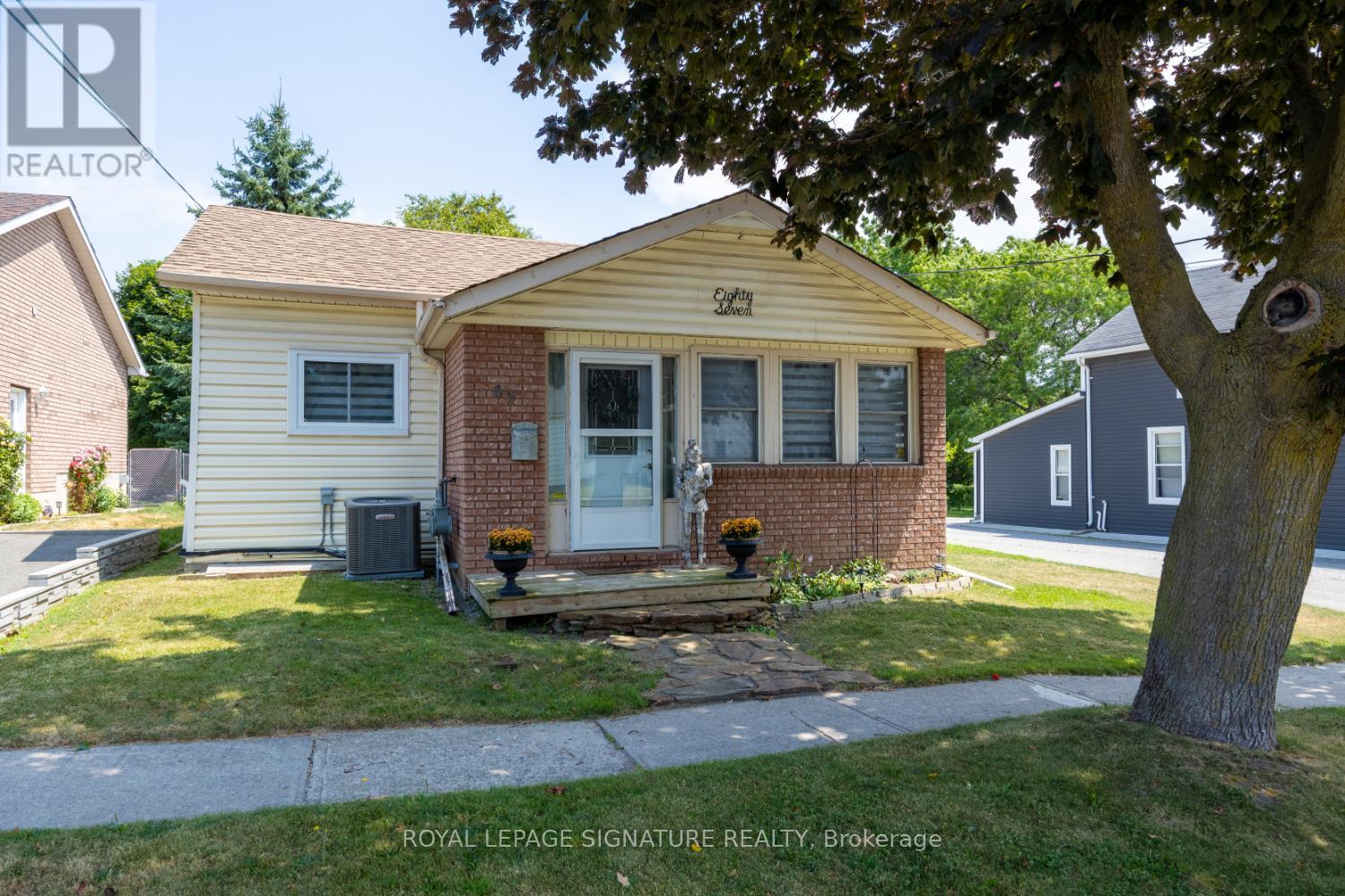 87 Hope St S, Port Hope, ON L1A 2N2