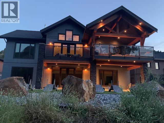 8660 Riverside Dr, Grand Forks, BC V0H 1H0