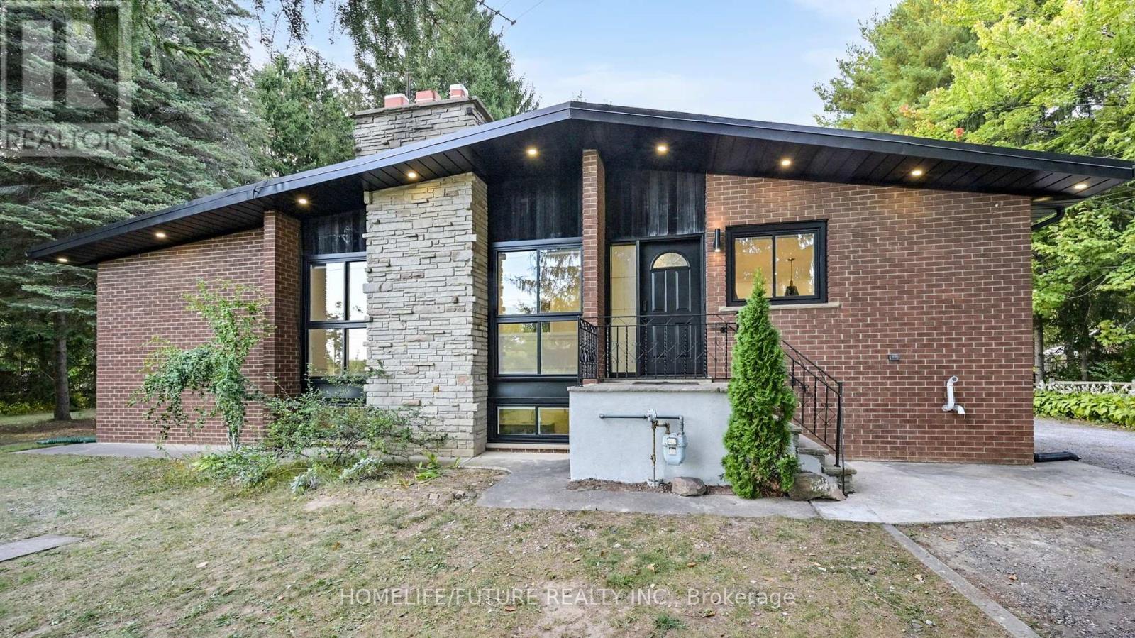 474 Taunton Rd, Ajax, ON L1T 4S9
