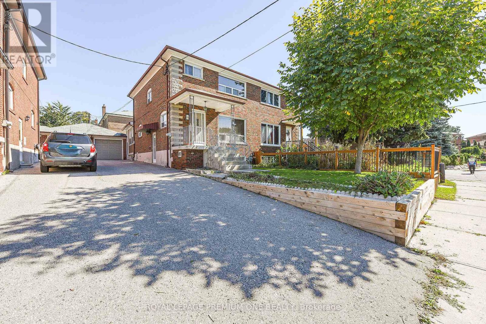 63 Haverson Blvd, Toronto, ON M6M 3J8