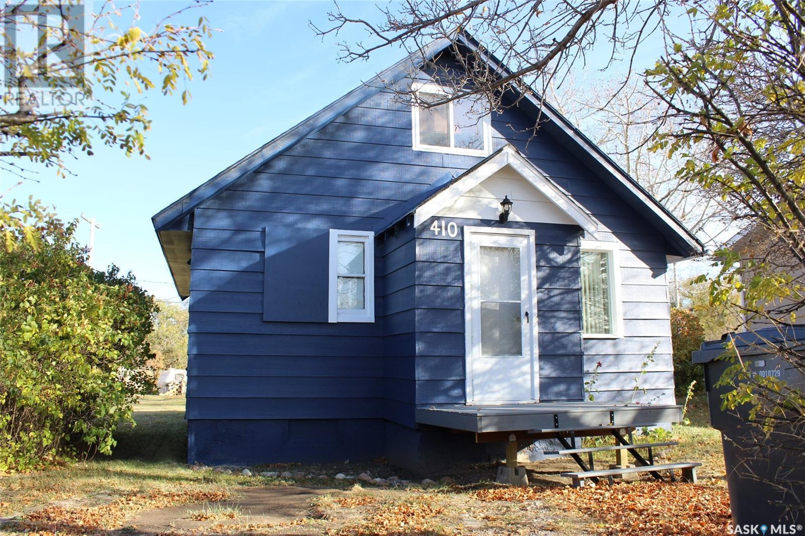 410 Main St, Climax, SK S0N 0N0