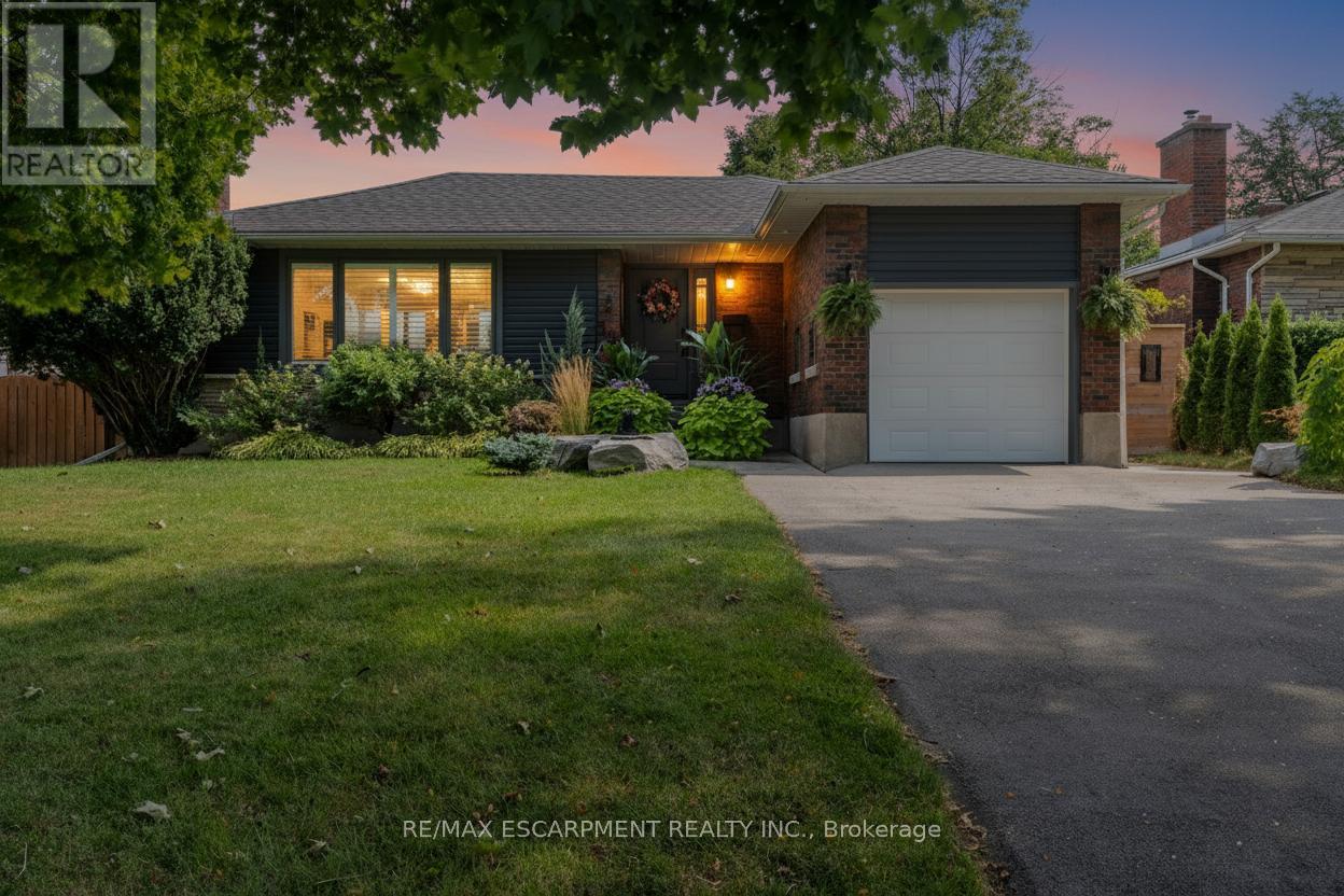 23 W Hampton Rd, St. Catharines, ON L2T 3E6