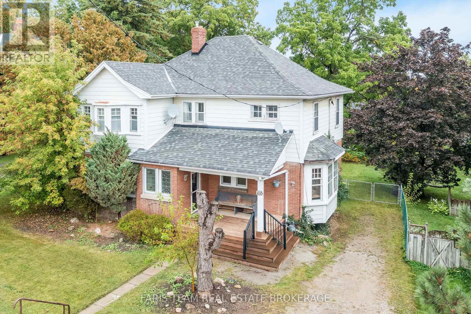 105 Barrie St, Bradford West Gwillimbury Bradford, ON L9S 2C9