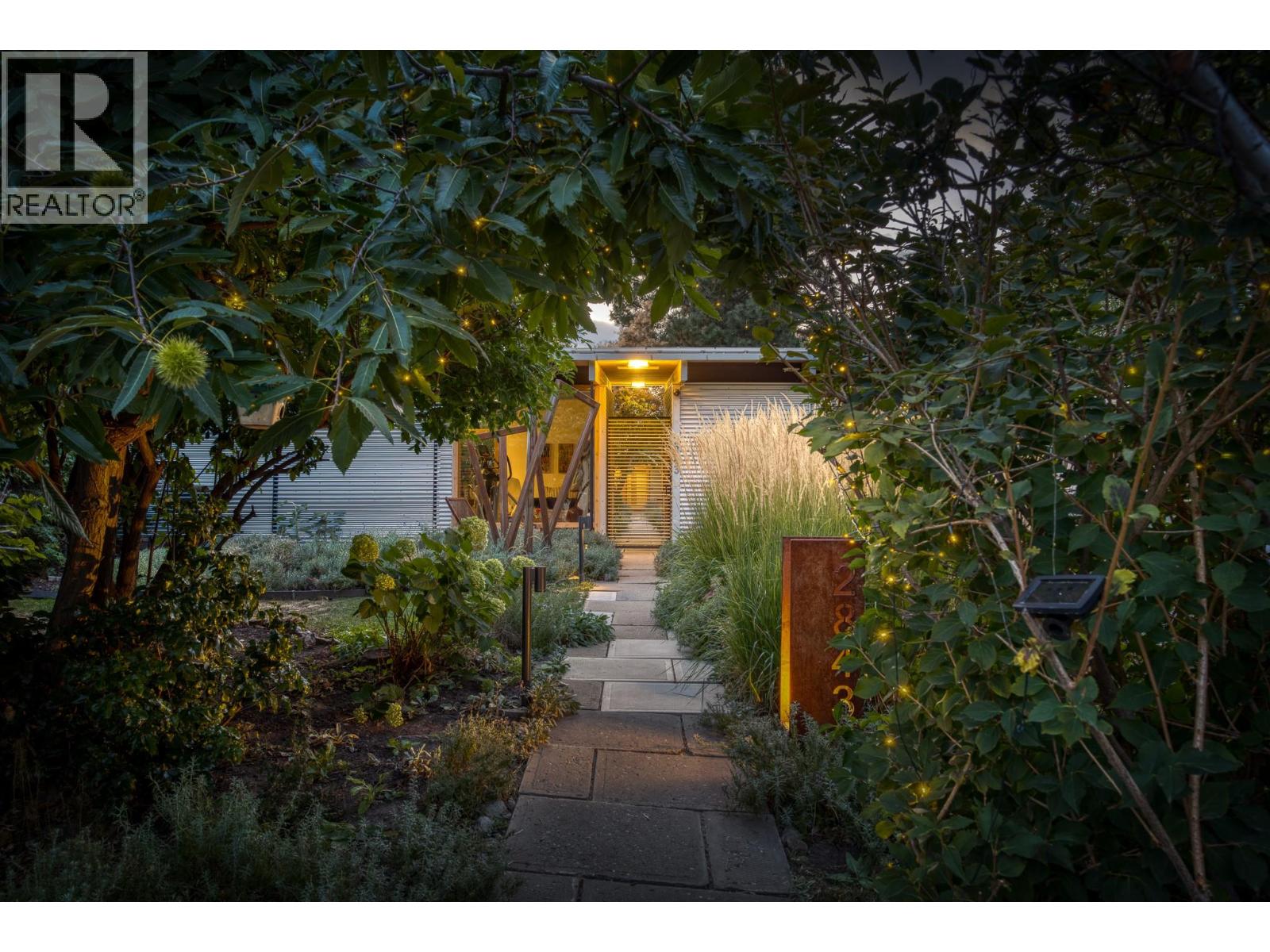 2843 Arawana Pl, Naramata, BC V0H 1N0