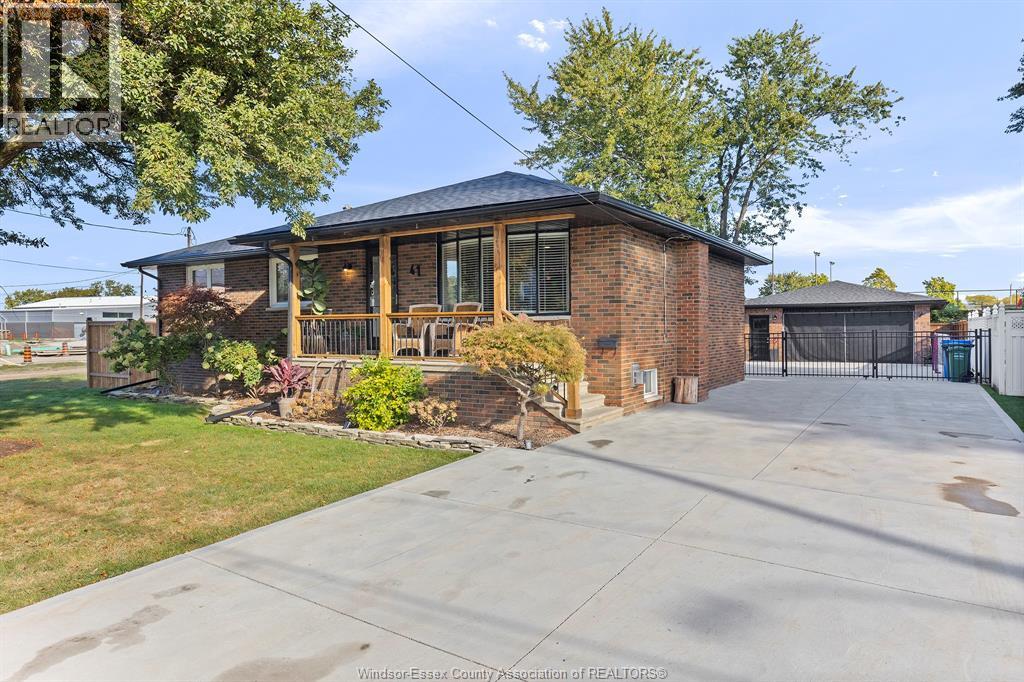 41 Adams Ln, Lasalle, ON N9J 1R3