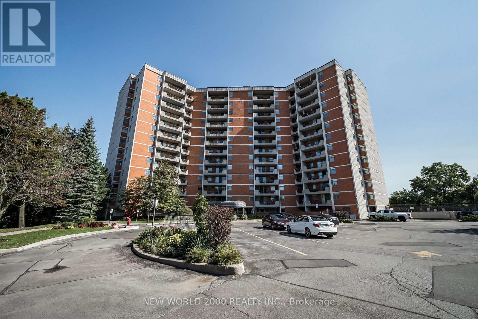 410 7811 Yonge St, Markham, ON L4J 1W3