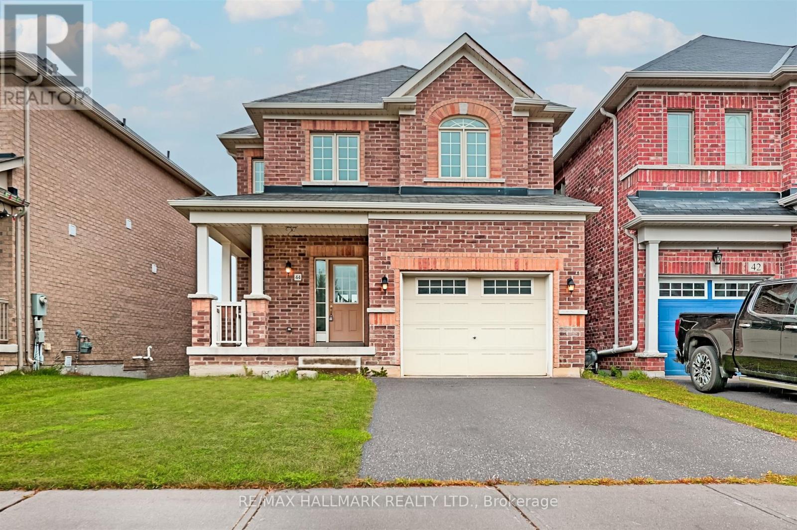 44 Strachan Trl, New Tecumseth, ON L0G 1A0